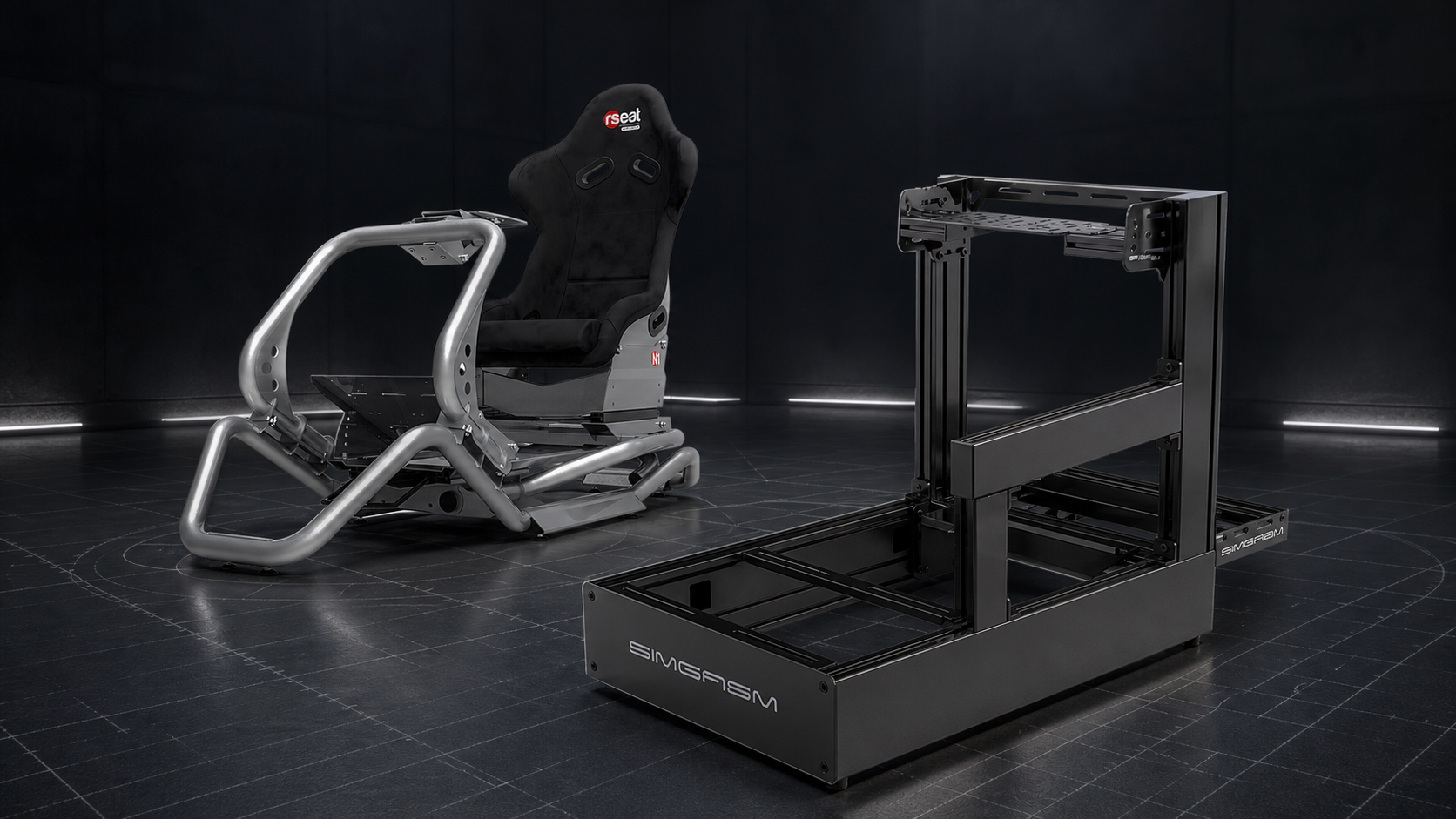 RSeat N1 tubular cockpit beside a SIMGASM Pro aluminium-profile rig in a motion-ready sim racing comparison